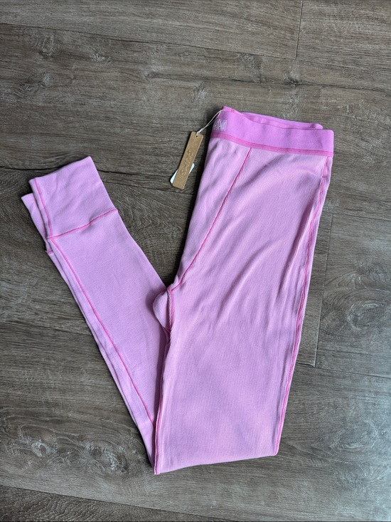 SKIMS Pants - NWT‎ SKIMS Cotton Rib Leggings Bubble Gum Pink Size Medium